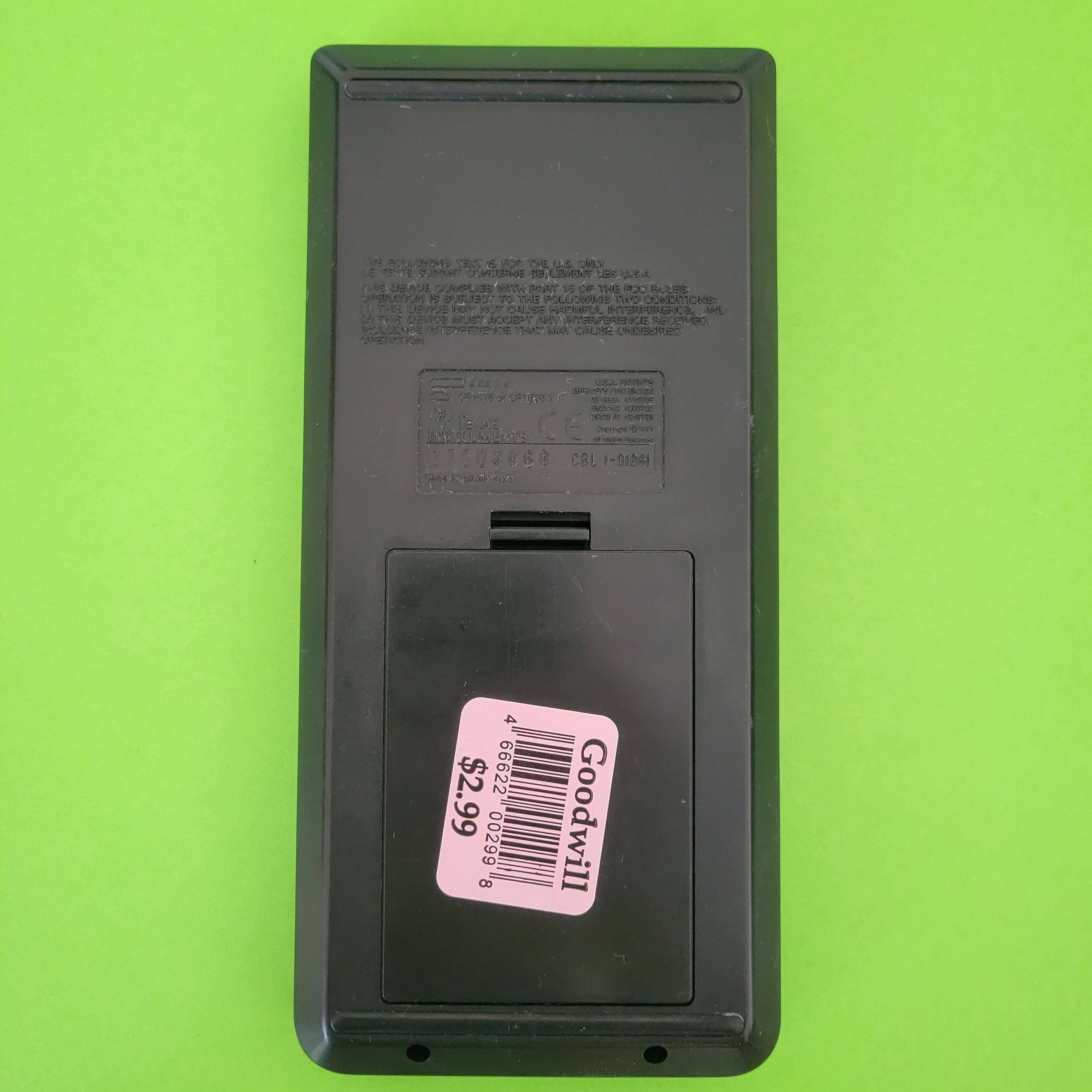 An image of the back of a texas instruments ti-85 graphing calculator